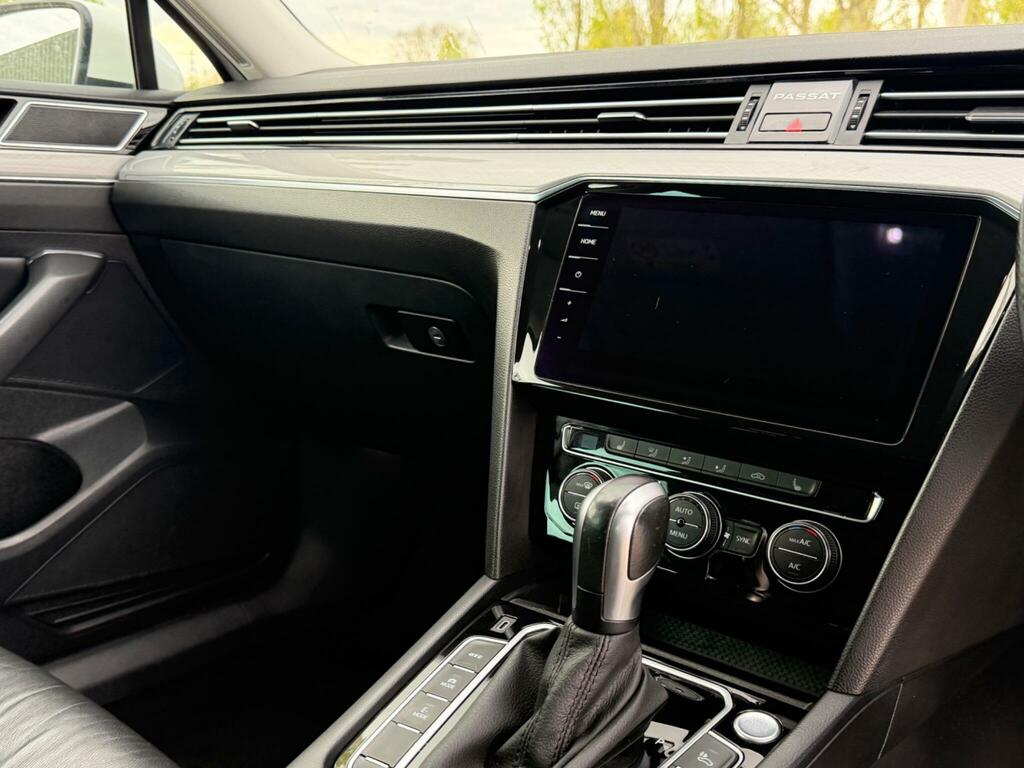 Volkswagen Passat 2019 Volkswagen Passat R-line 2.0 Tdi 150Ps Silver #14