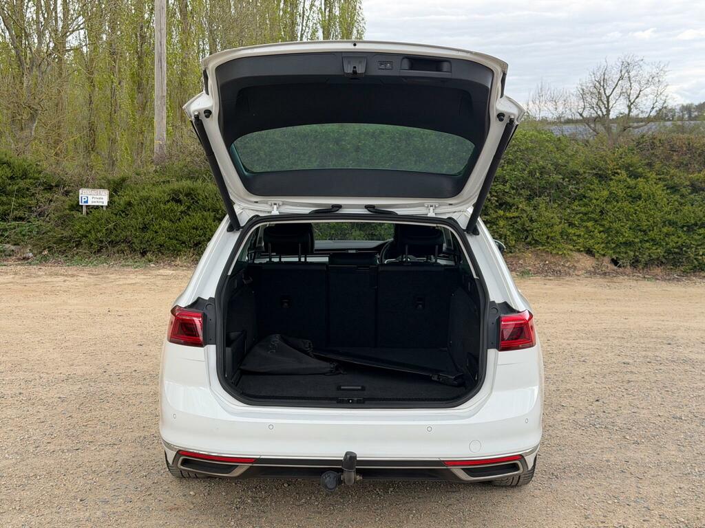 Volkswagen Passat 2019 Volkswagen Passat R-line 2.0 Tdi 150Ps Silver #30