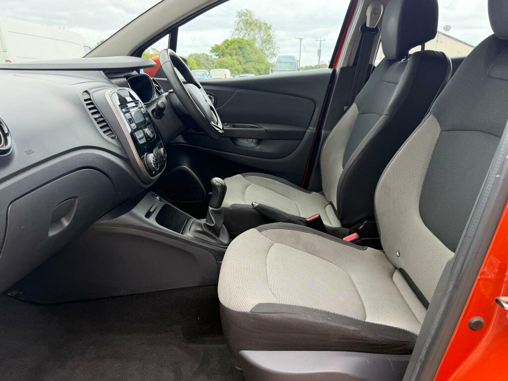 Renault Captur Hatchback Brown #38
