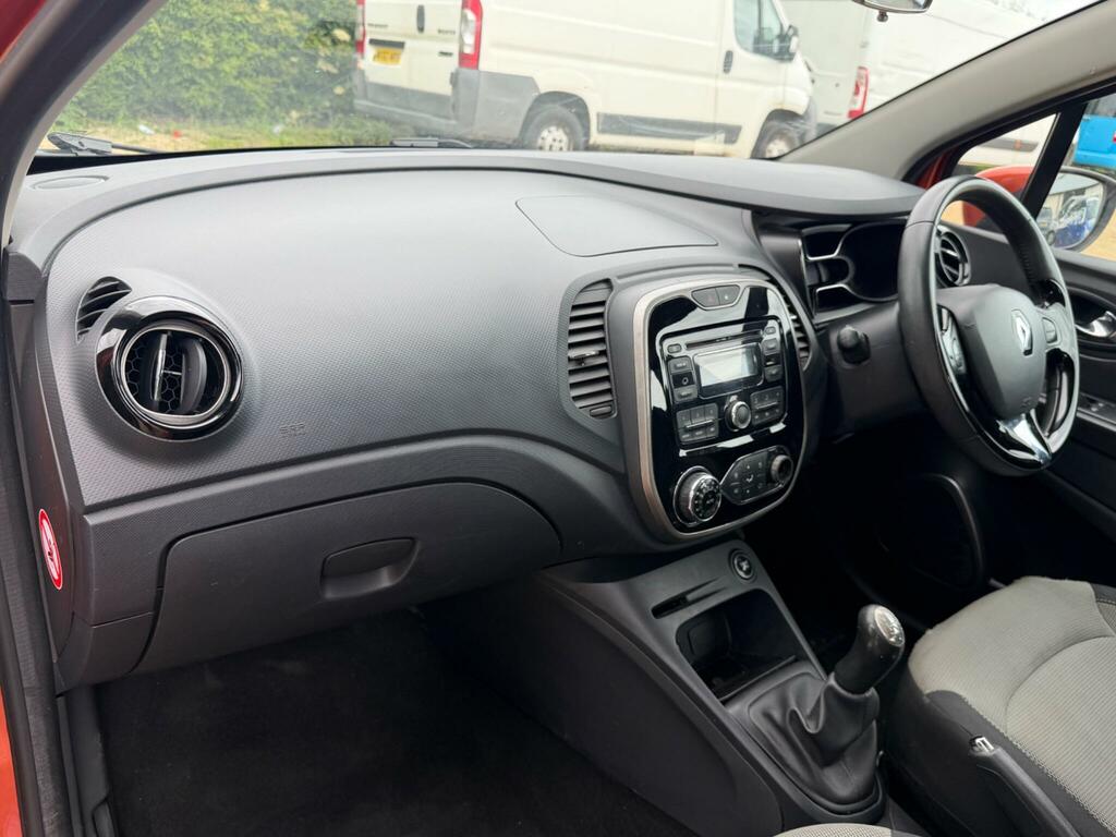 Renault Captur Hatchback Brown #40