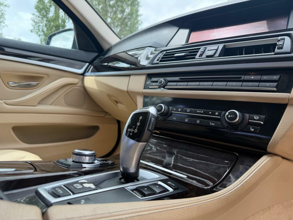 BMW 5 Series 2L Se Blue #19