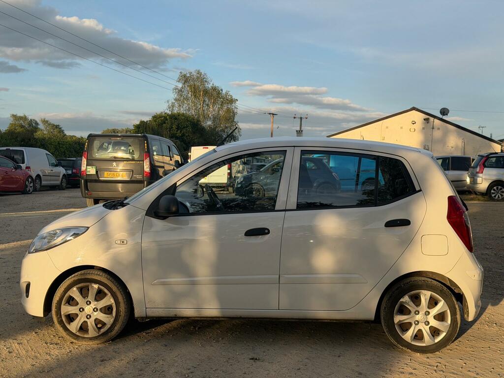Hyundai I10 Classic White #5