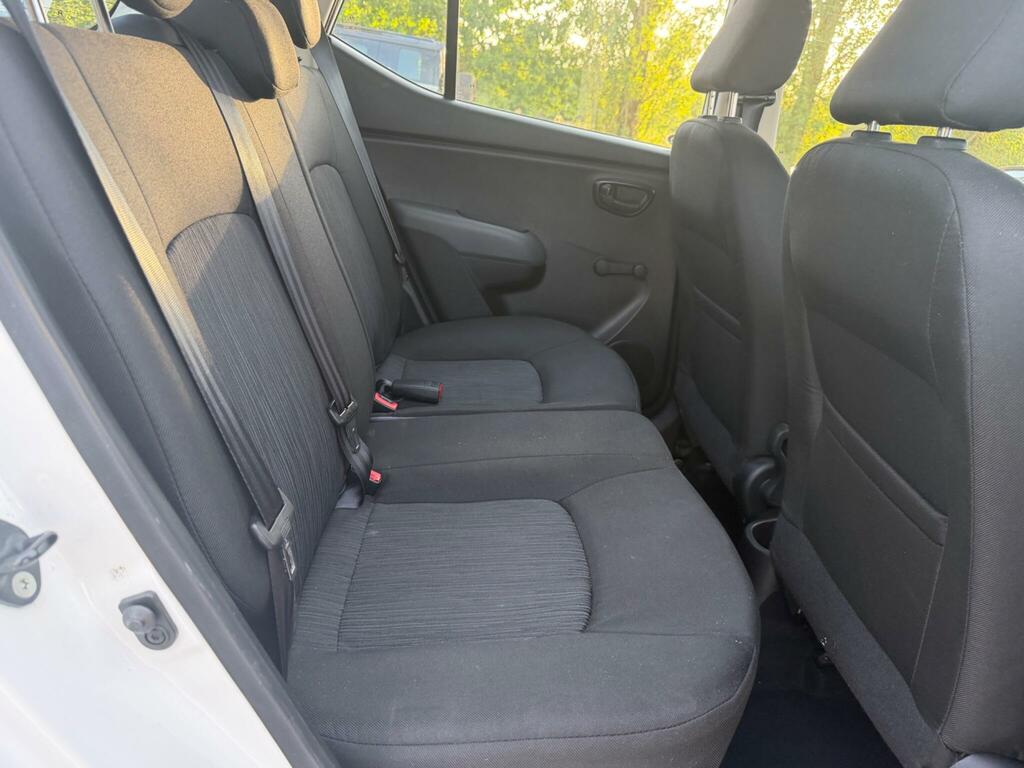 Hyundai I10 Hatchback 1.2 Active 201363 Silver #19
