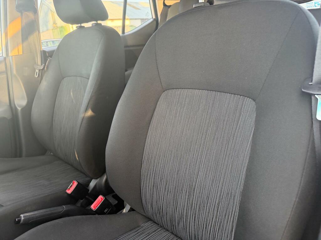 Hyundai I10 Hatchback 1.2 Active 201363 Silver #36