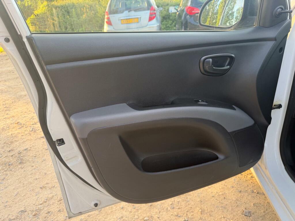 Hyundai I10 Hatchback 1.2 Active 201363 Silver #38