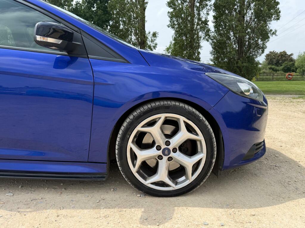 Ford Focus 1.0 Zetec S Ss 124 Bhp Black #24