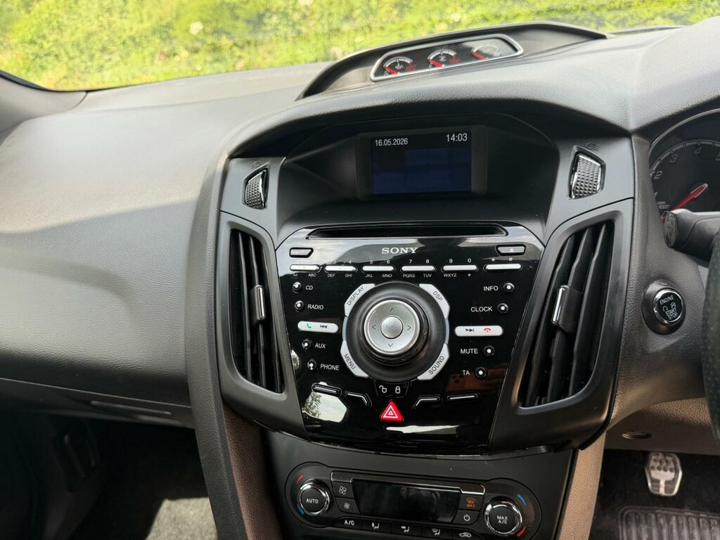 Ford Focus 1.0 Zetec S Ss 124 Bhp Black #17