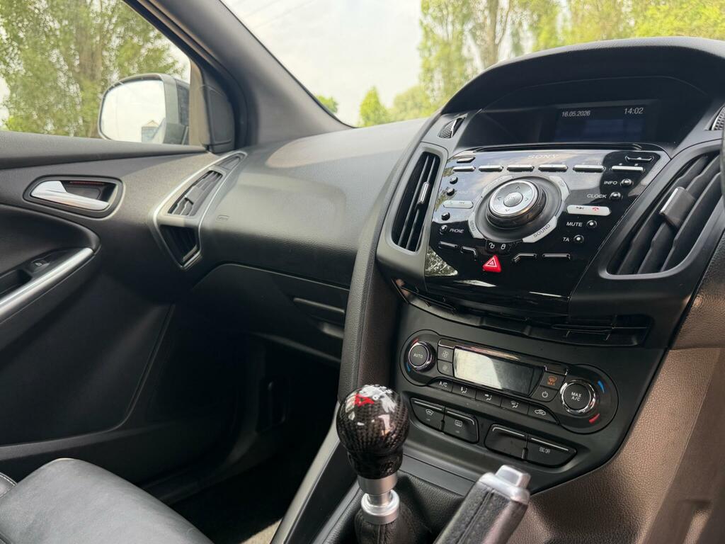 Ford Focus 1.0 Zetec S Ss 124 Bhp Black #14