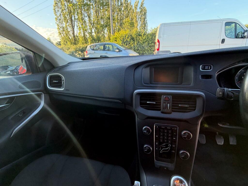 Volvo V40 1.6 D2 R-design 113 Bhp Blue #13