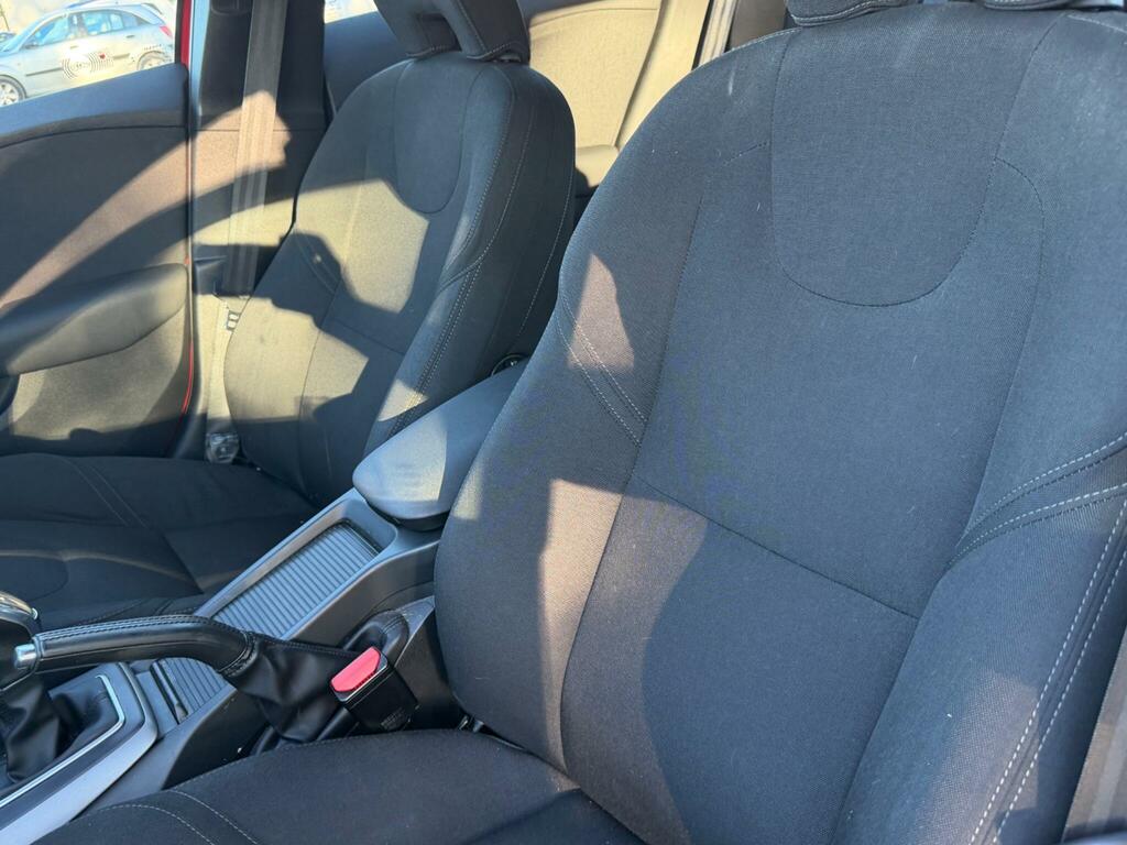 Volvo V40 1.6 D2 R-design 113 Bhp Blue #36