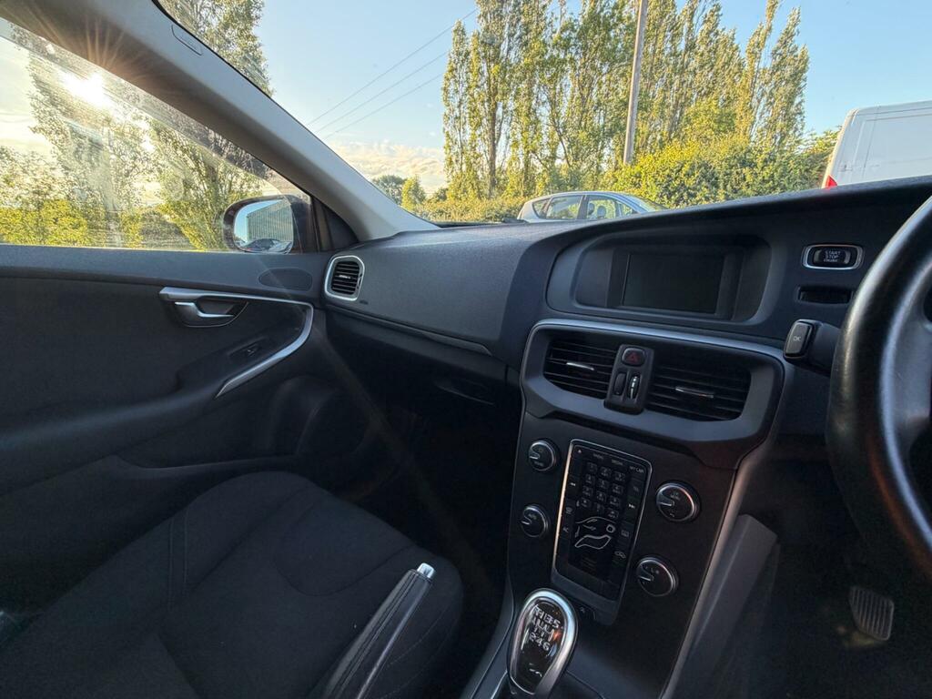Volvo V40 1.6 D2 R-design 113 Bhp Blue #12