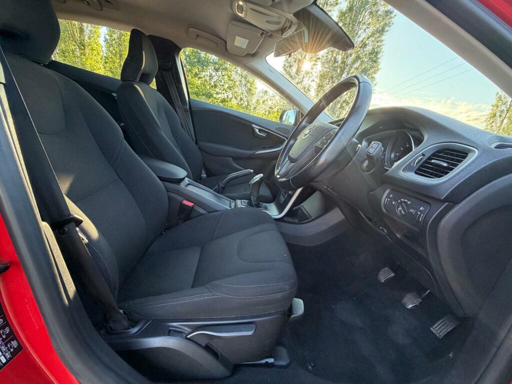 Volvo V40 1.6 D2 R-design 113 Bhp Blue #10