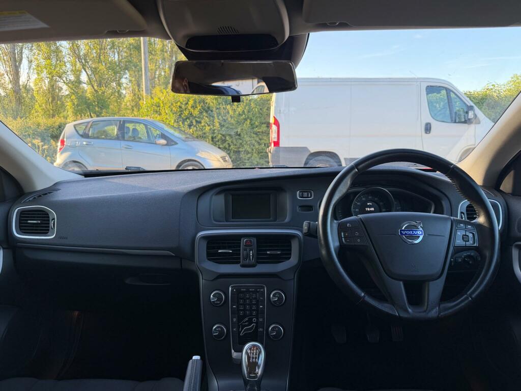 Volvo V40 1.6 D2 R-design 113 Bhp Blue #22