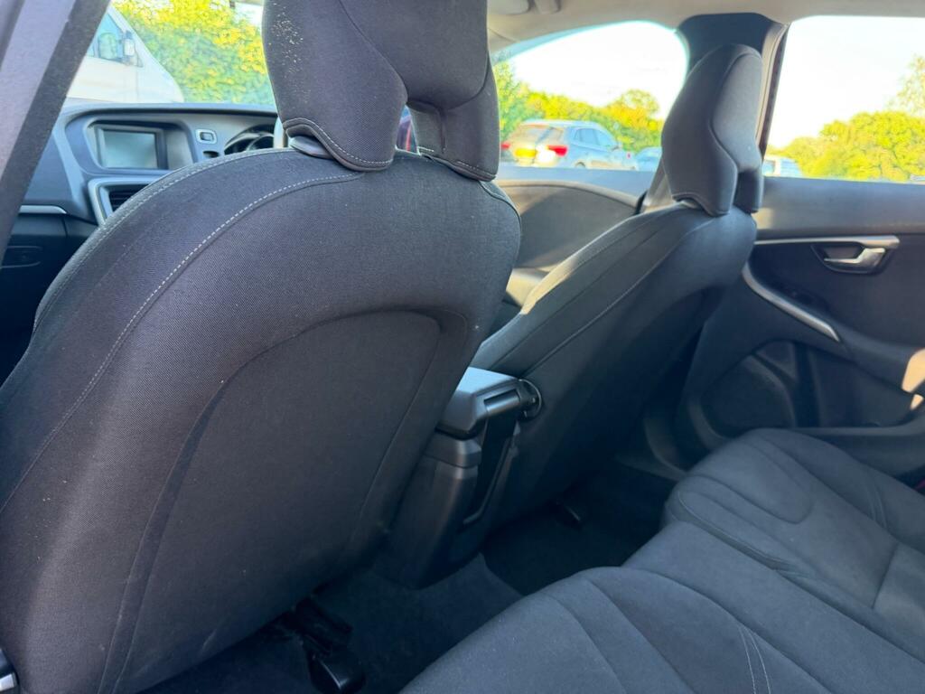 Volvo V40 1.6 D2 R-design 113 Bhp Blue #33