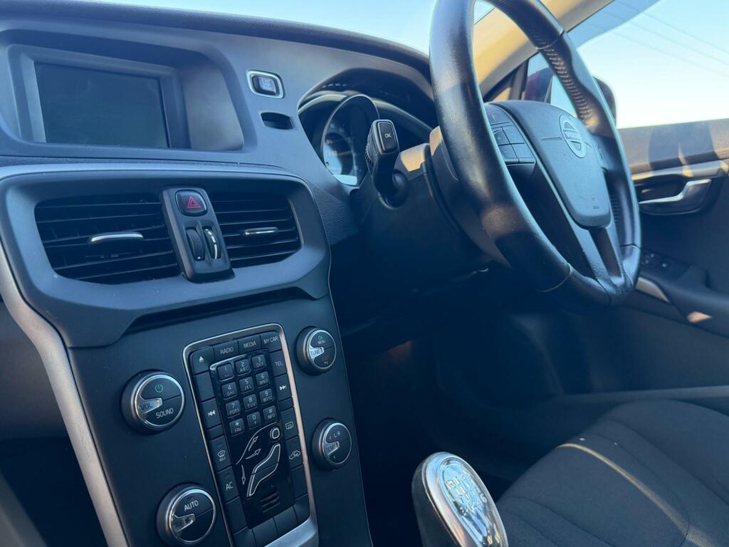 Volvo V40 1.6 D2 R-design 113 Bhp Blue #38