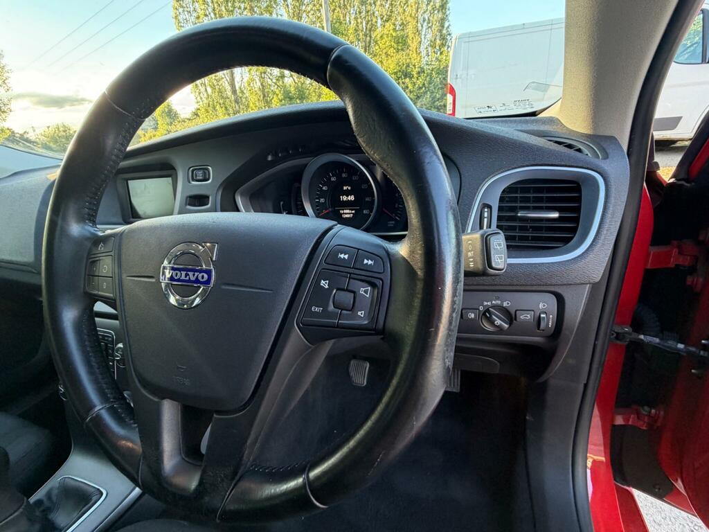 Volvo V40 1.6 D2 R-design 113 Bhp Blue #15