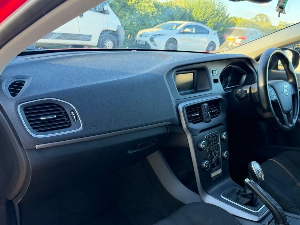 Volvo V40 1.6 D2 R-design 113 Bhp Blue #37