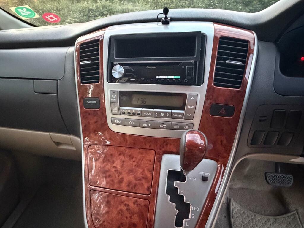 Toyota Alphard 2.5 Hybrid 4Wd Gf Package White #28