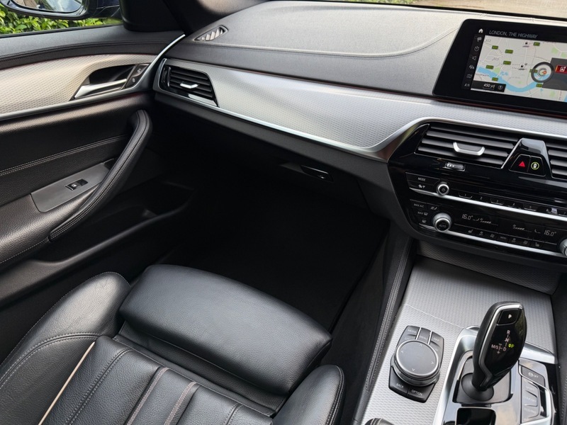 BMW 5 Series 520D Xdrive M Sport - 2018 Grey #16