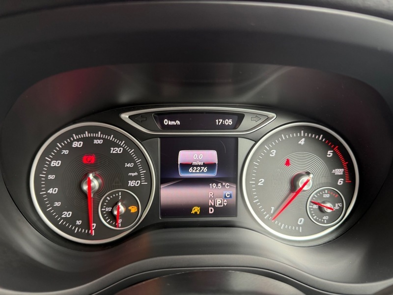 Mercedes-Benz B Class Amg Line Black #25
