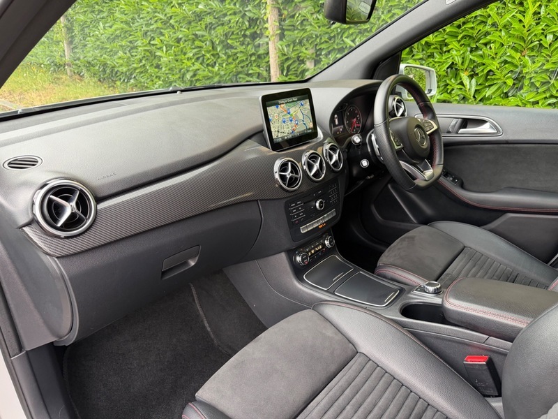 Mercedes-Benz B Class Amg Line Black #37