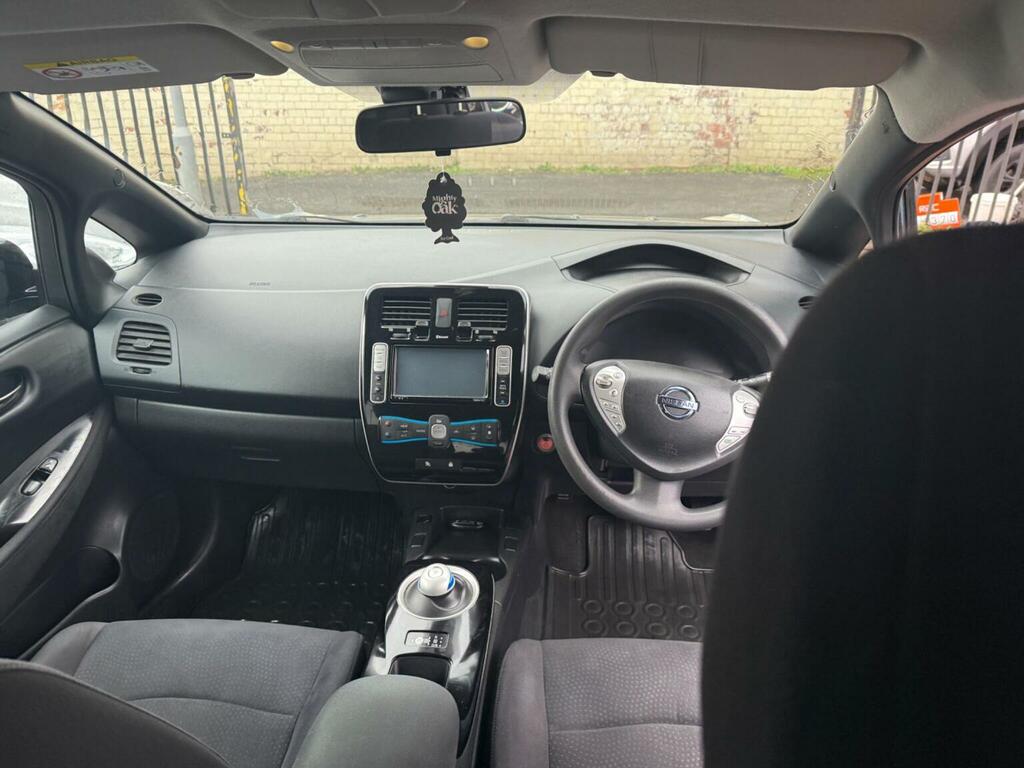 Nissan Leaf Hatchback White #15