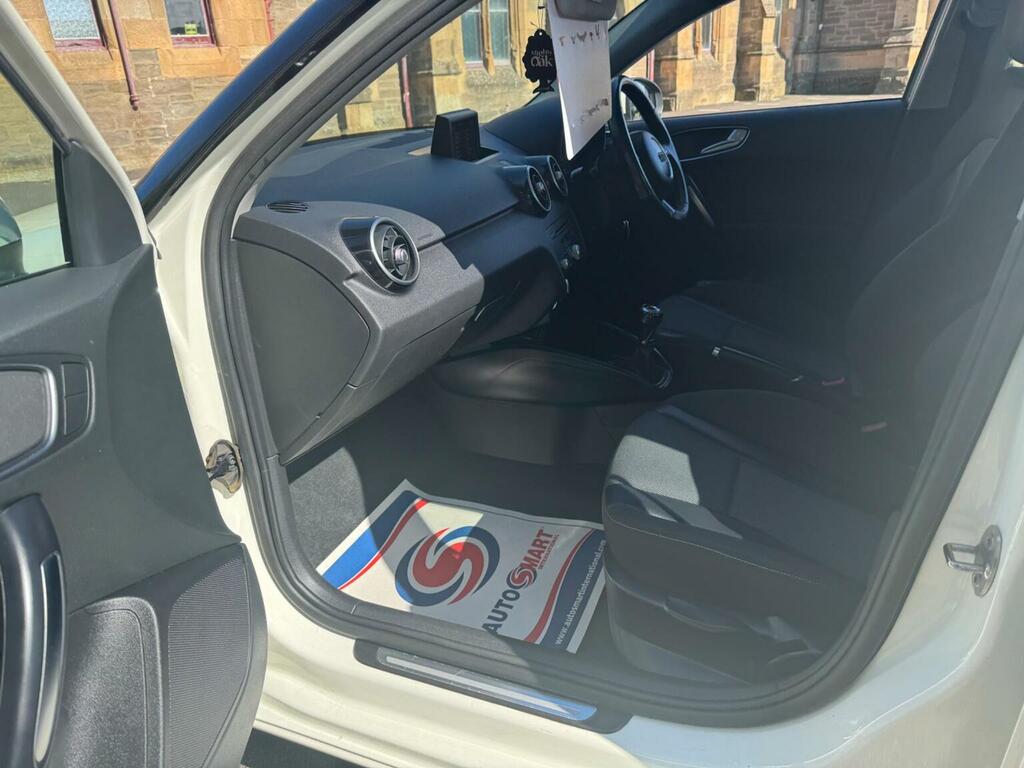 Audi A1 1.6 Tdi Sport Sportback Euro 5 Ss White #6