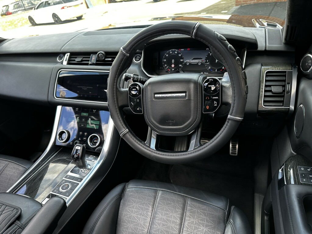 Land Rover Range Rover Sport 4.4 Sd V8 Dynamic Black #3