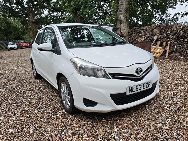 Toyota Yaris Vvt-i Tr White #3