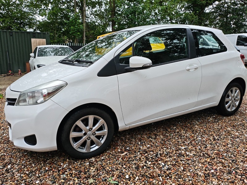 Toyota Yaris Vvt-i Tr White #2