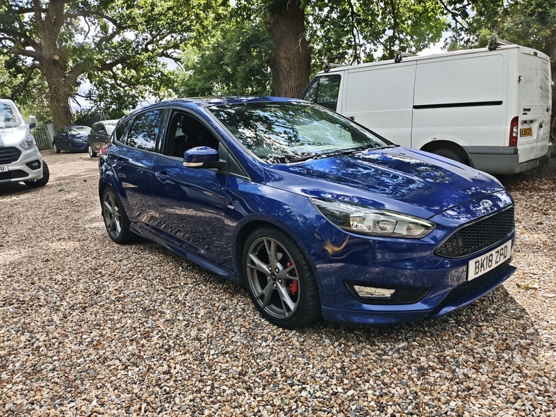 Ford Focus St-line X Blue