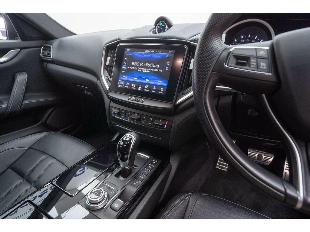 Maserati Ghibli 3.0 V6 White #27