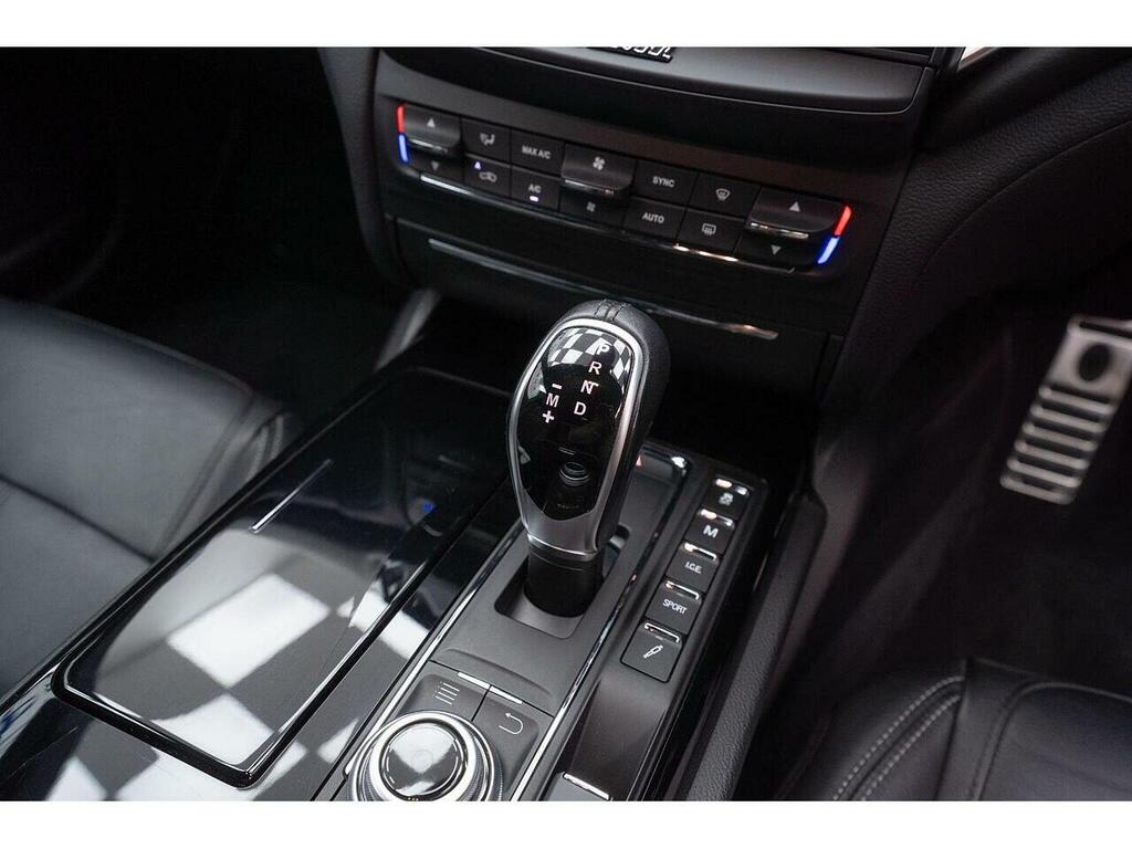 Maserati Ghibli 3.0 V6 White #29