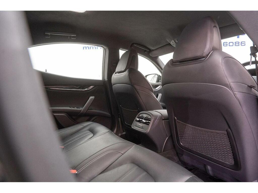 Maserati Ghibli 3.0 V6 White #35