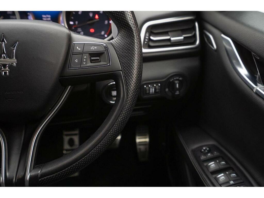 Maserati Ghibli 3.0 V6 White #21