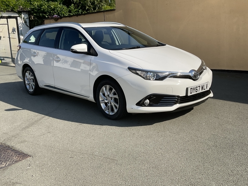 Toyota Auris Touring Estate Sport DY67WLV #2
