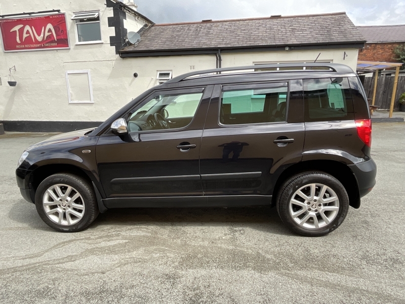Skoda Yeti  Black #24