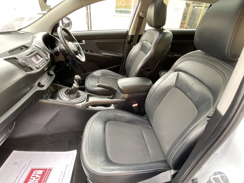 Kia Sportage 2 White #6