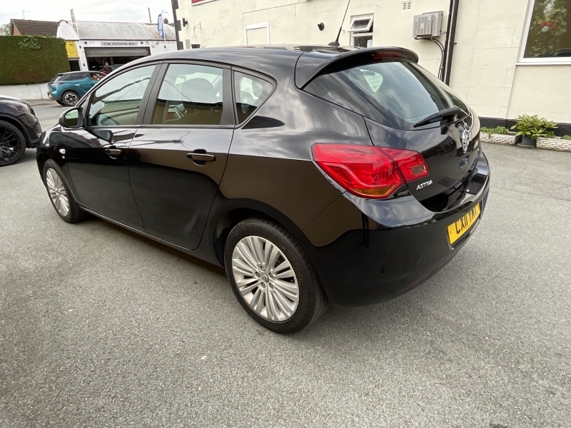 Vauxhall Astra 1.7 Cdti 16V Ecoflex Exclusiv Black #21
