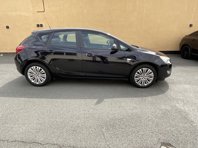 Vauxhall Astra 1.7 Cdti 16V Ecoflex Exclusiv Black #2