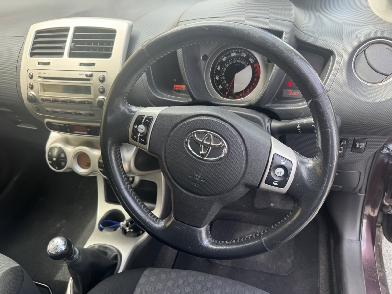 Toyota Urban Cruiser D-4d Silver #8