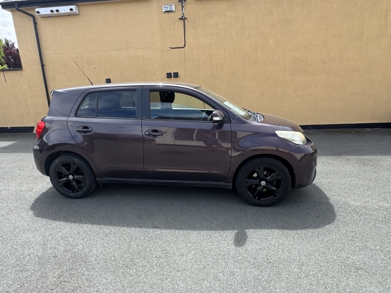 Toyota Urban Cruiser Hatchback Purple #2
