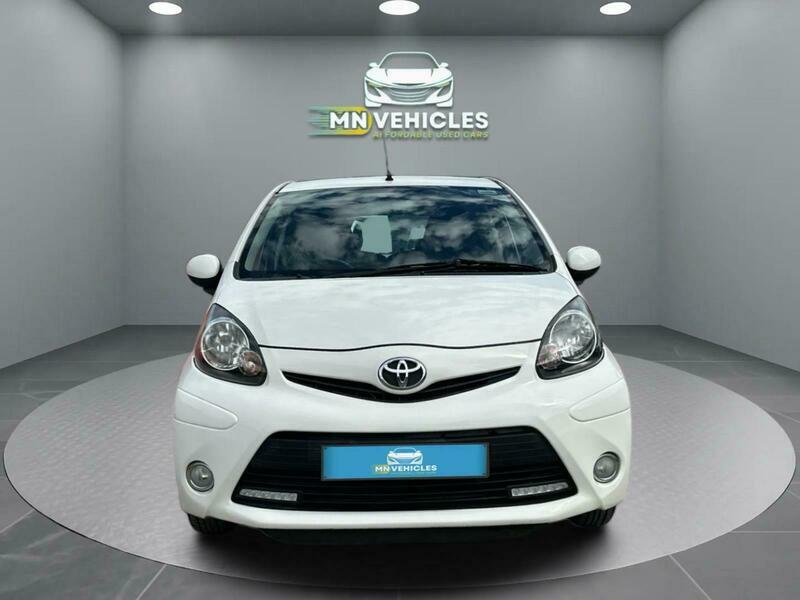 Toyota Aygo Vvt-i Fire Ac White #2