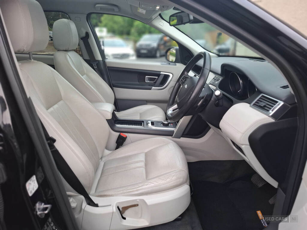 Land Rover Discovery Sport Ed4 Se Tech Black #9