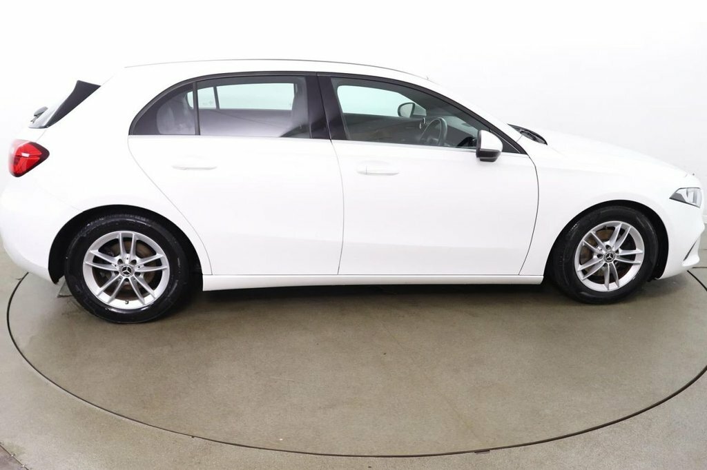 Mercedes-Benz A Class 1.3L Se VX20RUH White #4