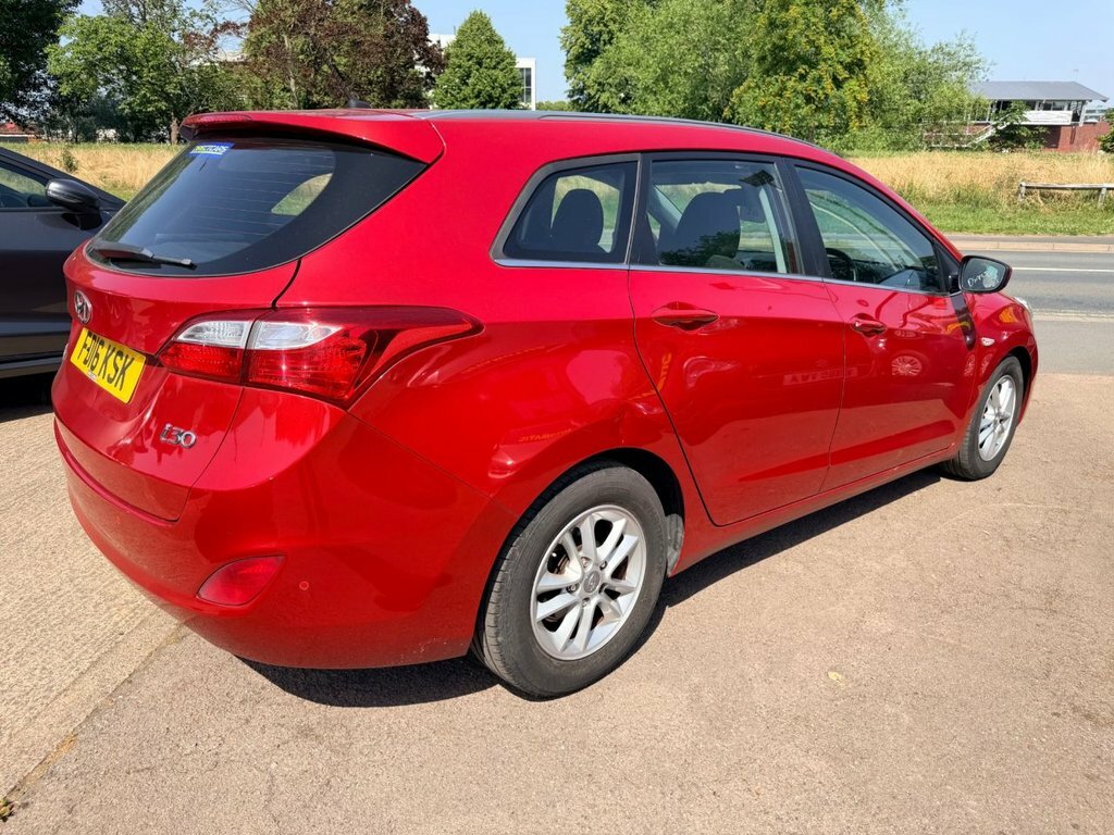 Hyundai I30 1.6L Se FD16KSK Red #4