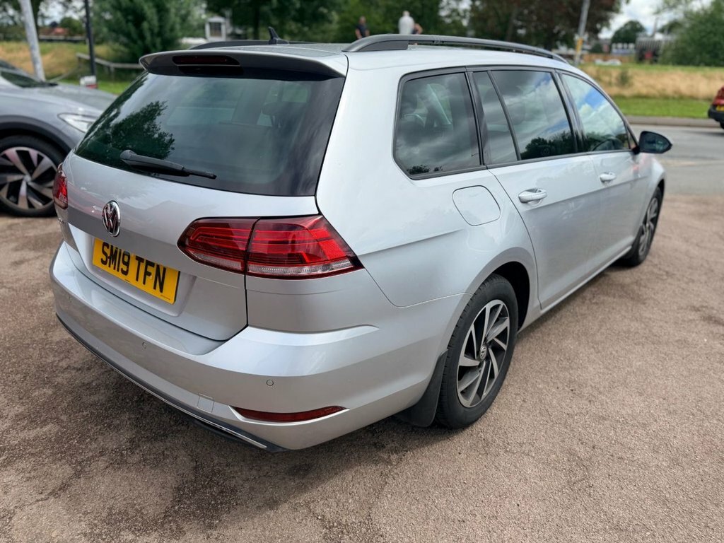 Volkswagen Golf 1L Match Silver #4