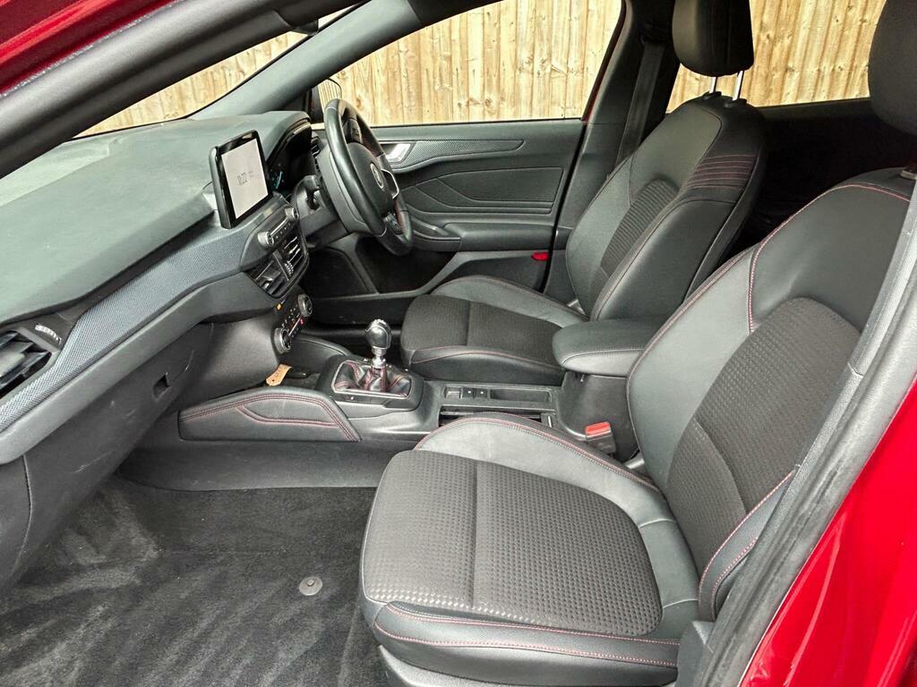 Ford Focus 1.5 Ecoblue St-line X Euro 6 S S Red #4