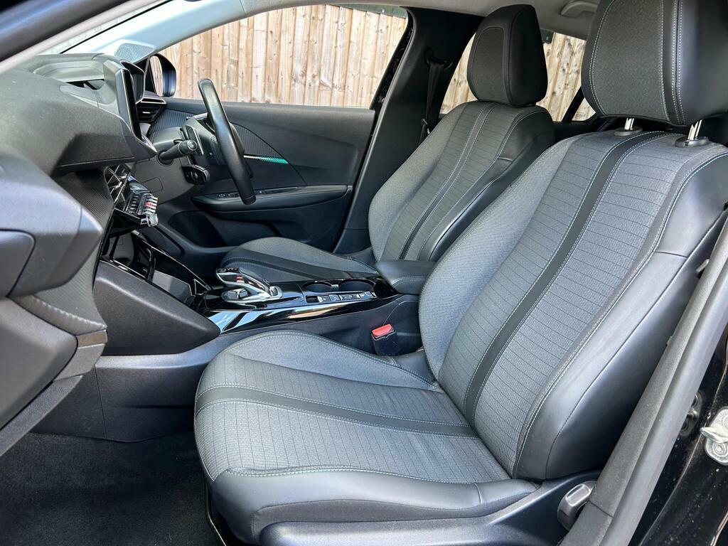 Peugeot 208 1.2 Puretech Allure Premium Eat Euro 6 S S Black #4
