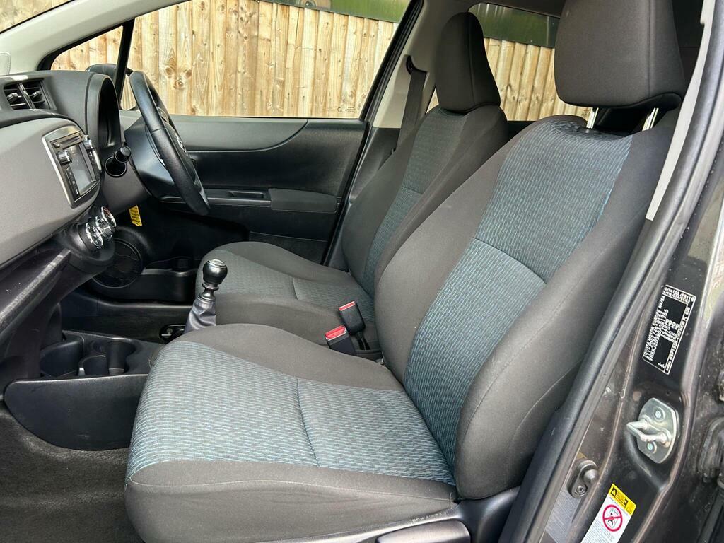 Toyota Yaris Automatic White #28